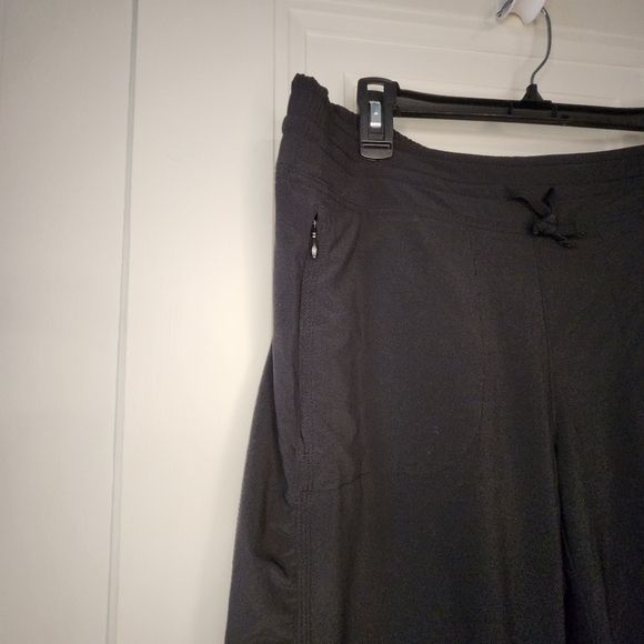 ATHLETA LA VIVA ruched Pants Black Lined EUC sz 14 - Picture 5 of 11